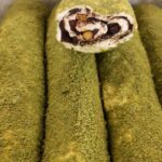 Pistagechoklad I Pulverform Med Pistage Inuti - Inslagning Turkisk Delikatess