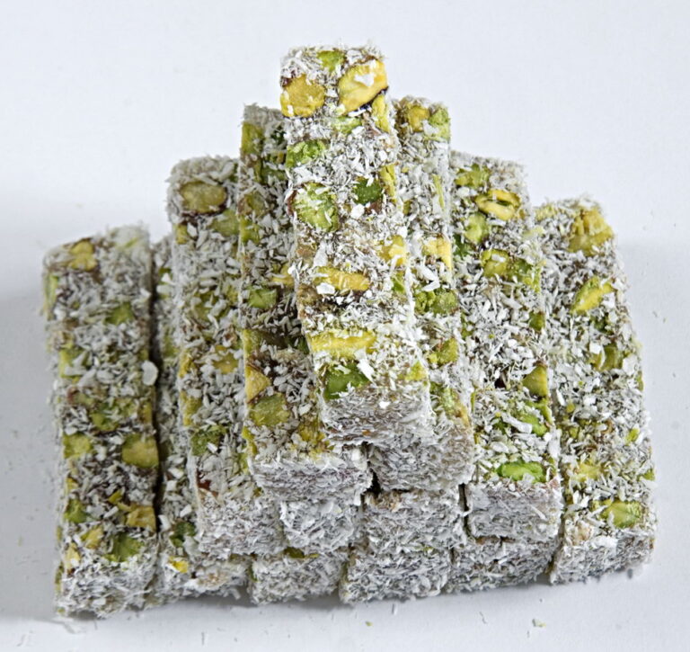 Vezir Med Pistage It is prepared using traditional methods, with fresh and high-quality ingredients.